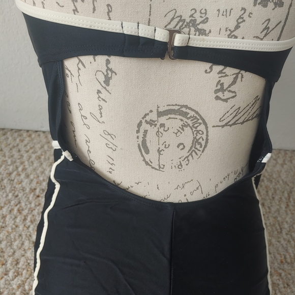 Black And white One Piece Swimsuit - Picture 7 of 7